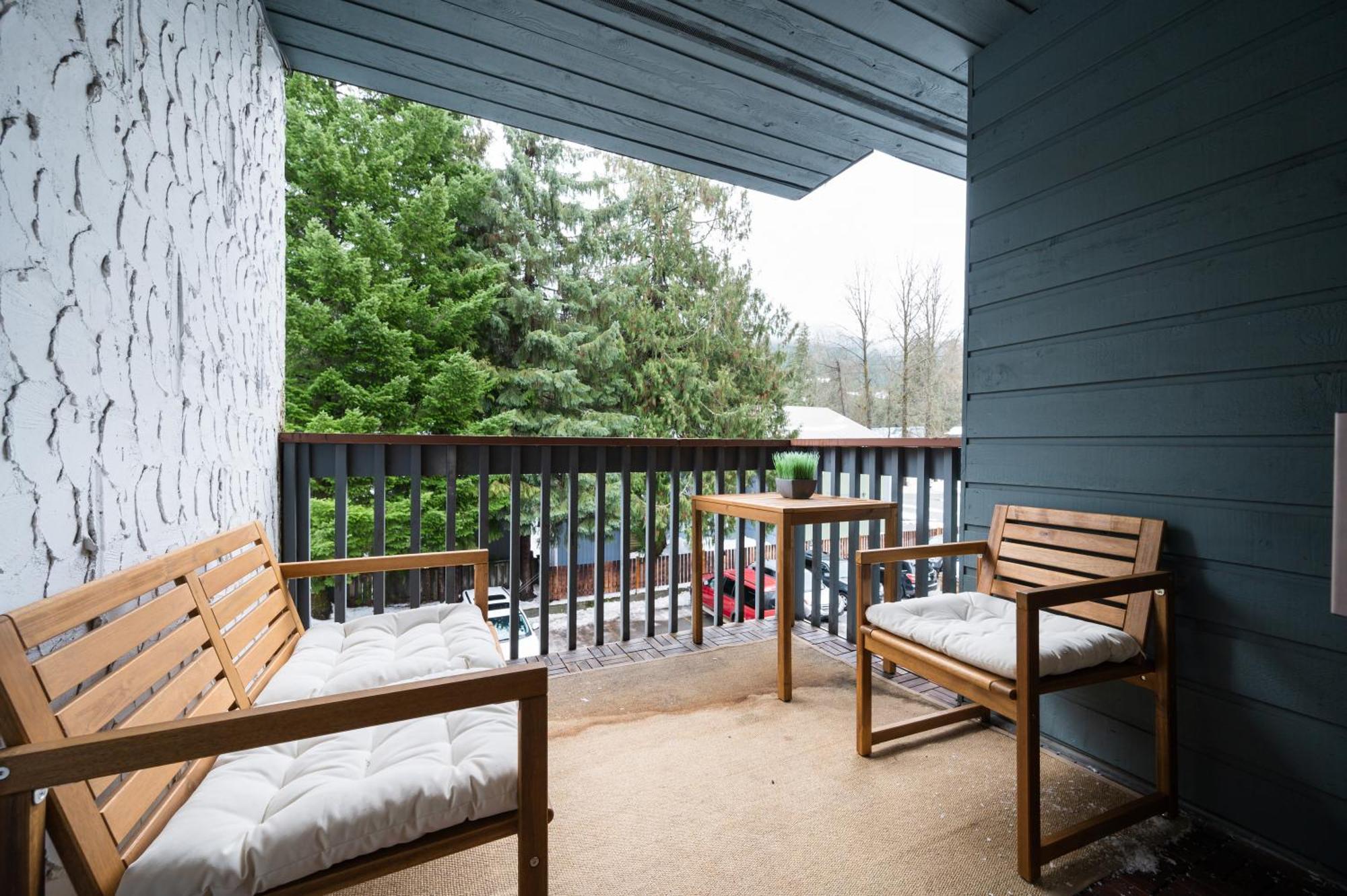 Апартаменты Creekside Oasis 4 Beds Pool And Hot Tub Уистлер Экстерьер фото